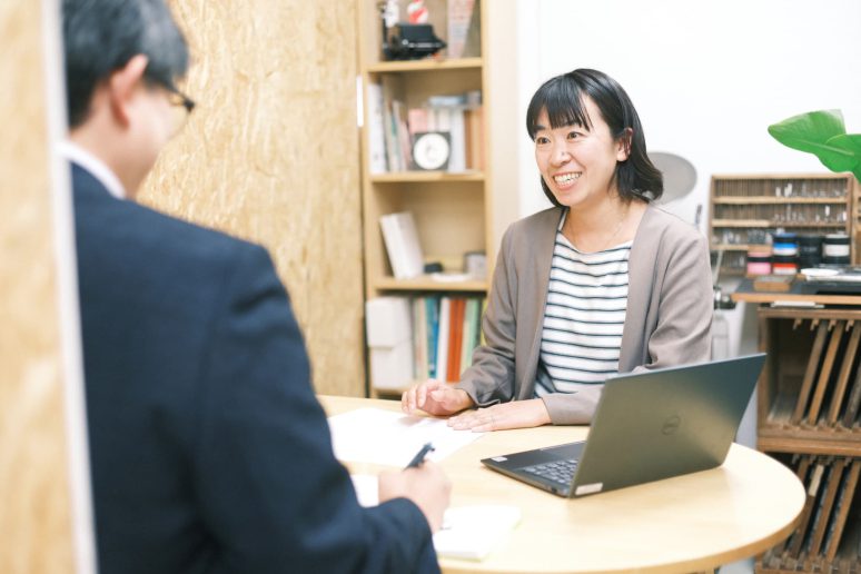 システム開発の要件をお伺いしている様子